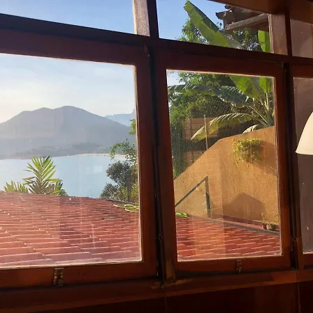 Mansão na costa com vista para o mar-3